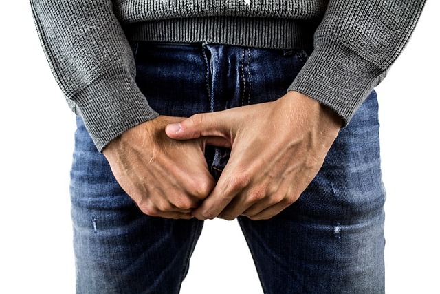 Laborer Fails to Connect Ballooning Testicle, Hernia to Work Duties