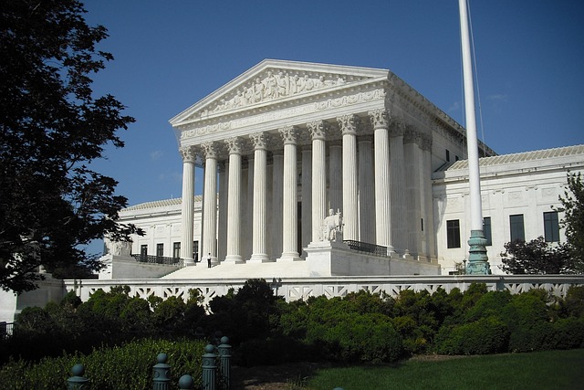 SCOTUS to Decide if Workers Claiming Injury by Weedkiller will Have Day in Court   