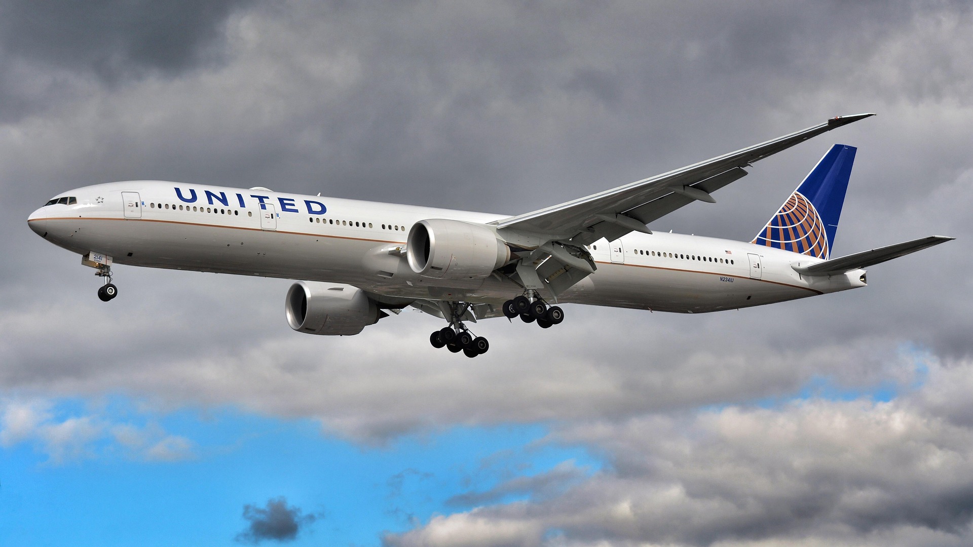 United Airlines Flight Attendant Sues after Airline Fires her Following Serious Injury
